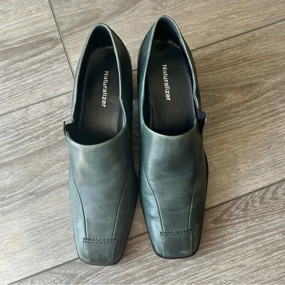 Naturalizer Sharon  Green Soft Smooth Leather Slip On Loafer Heels - Picture 3 of 16